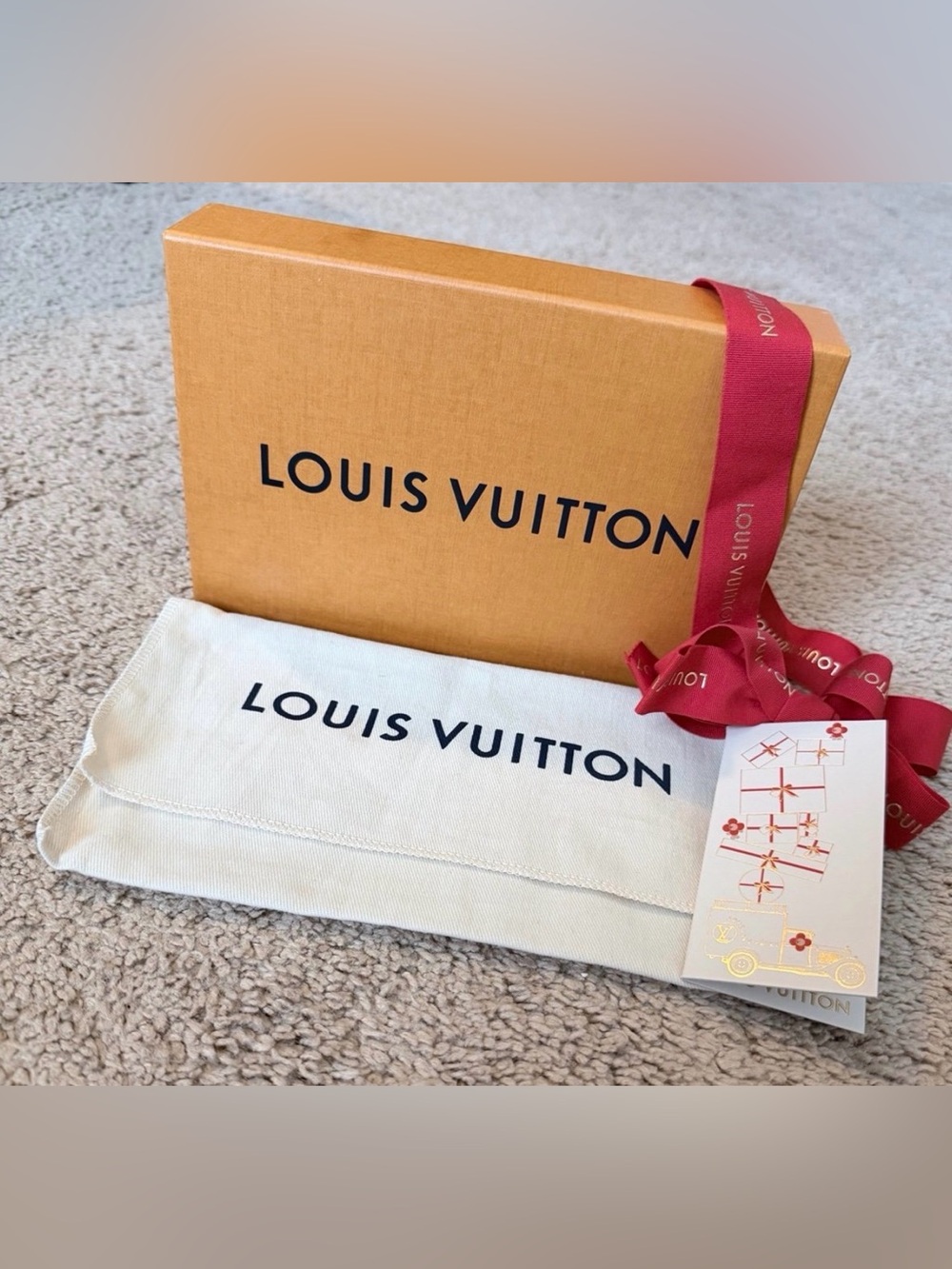 LOUIS VUITTON
